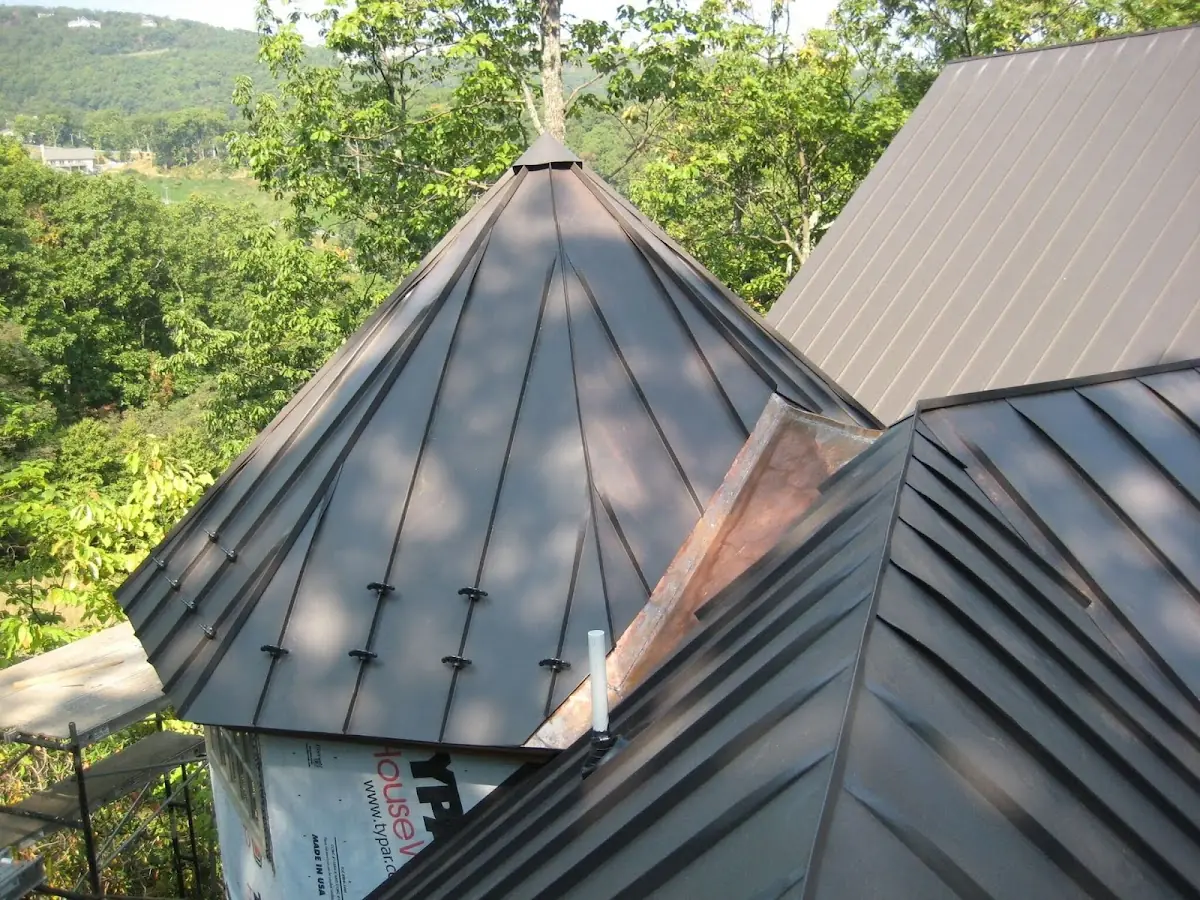 Professional Roof Tarp Installation by Craftsman Roofing in West Torrington